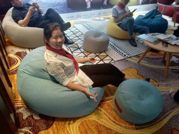 客戶的朋友贊嘆：尚都家居luckysac懶人沙發(fā)更舒適！